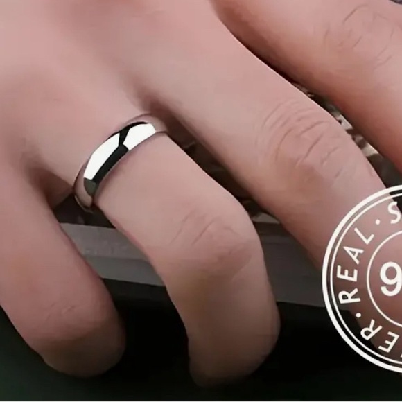 925 Silver Unisex Wedding Band. - Picture 2 of 4